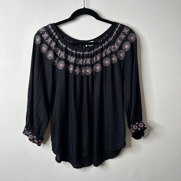 Velvet By Graham & Spencer Eva Black Peasant Top Pastel Embroidered Neck XS - Picture 5 of 16